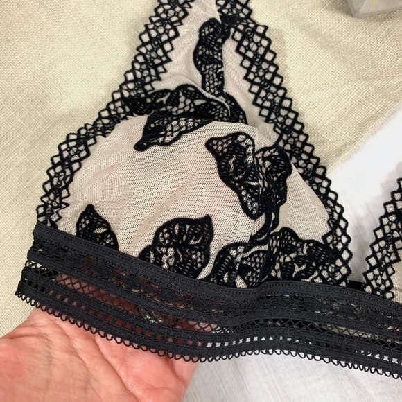 FREE PEOPLE Floral Lace Trims Alia Bralettee Bra - Picture 3 of 8